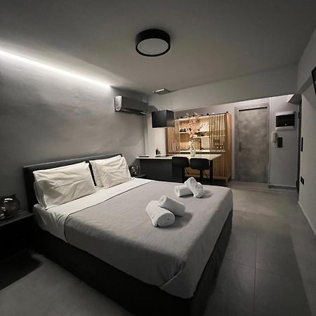 Loft Spa Greece - Enjoy Our Jacuzzi Calamata Exterior foto