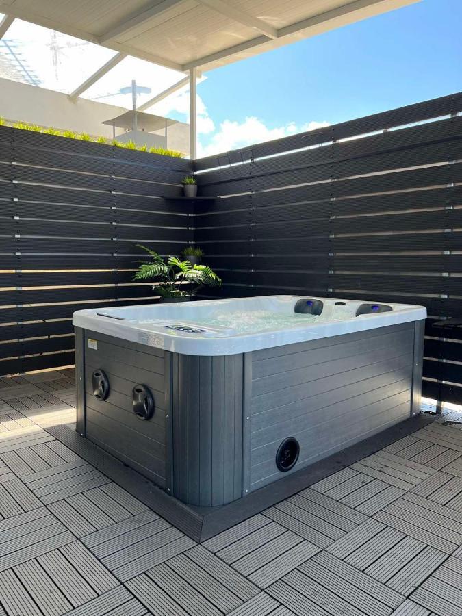 Loft Spa Greece - Enjoy Our Jacuzzi Calamata Exterior foto