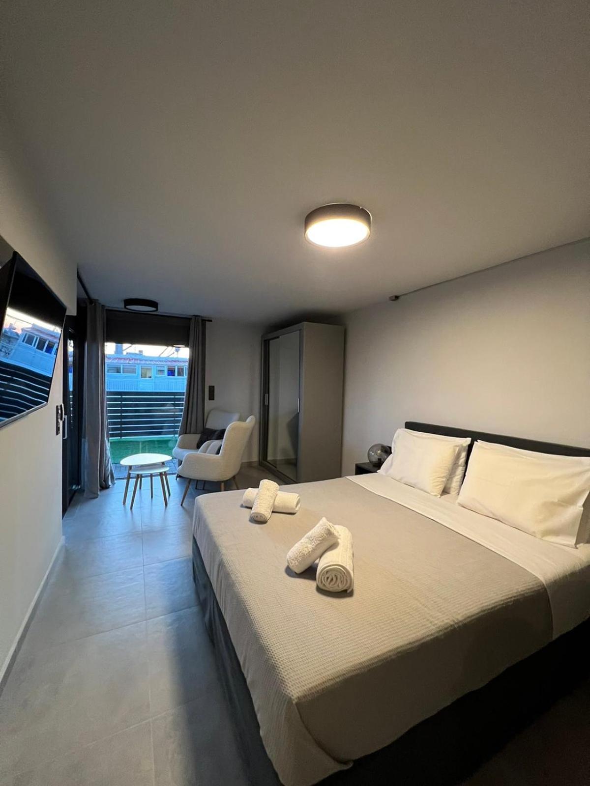 Loft Spa Greece - Enjoy Our Jacuzzi Calamata Exterior foto